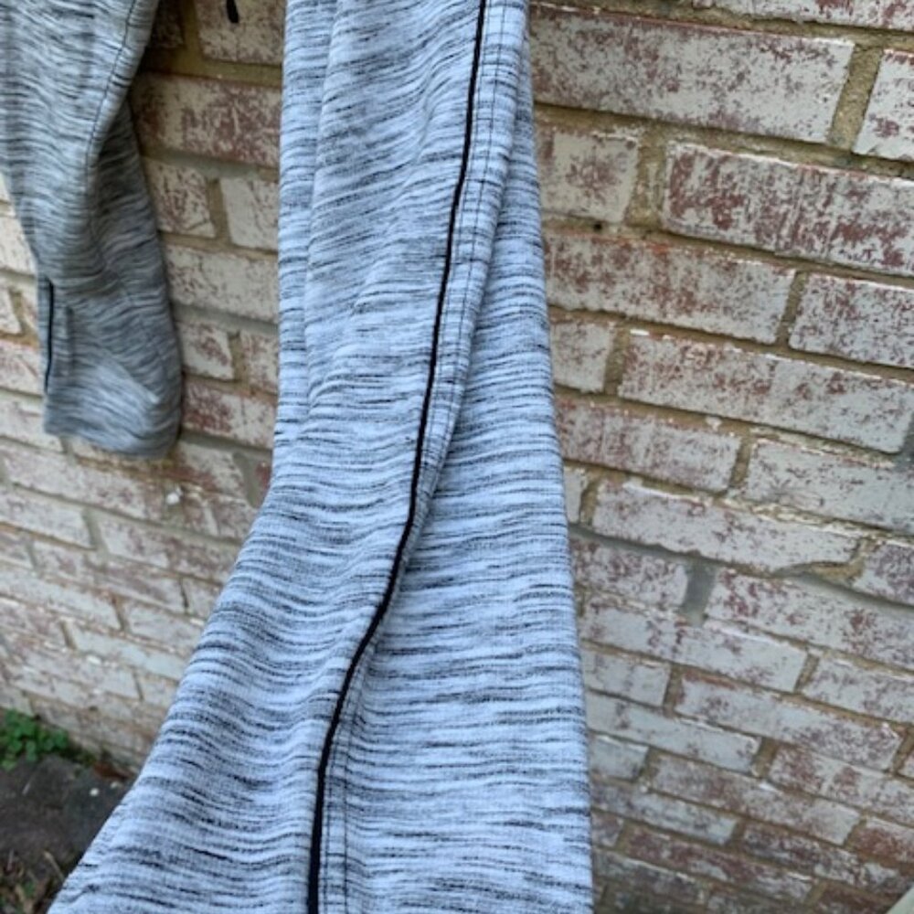 Lou & Grey jogger sweatpants size medium - Picture 5 of 9